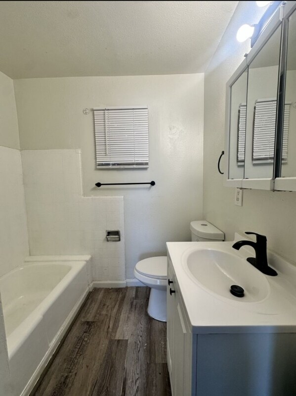 Foto del edificio - 150 S Main St