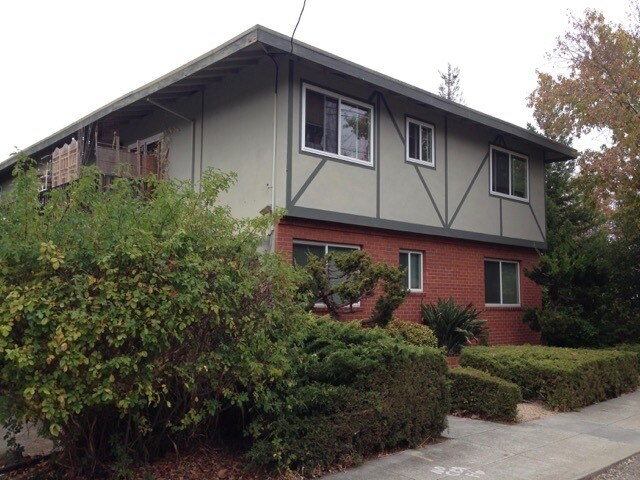 Building Photo - 220 College Ave