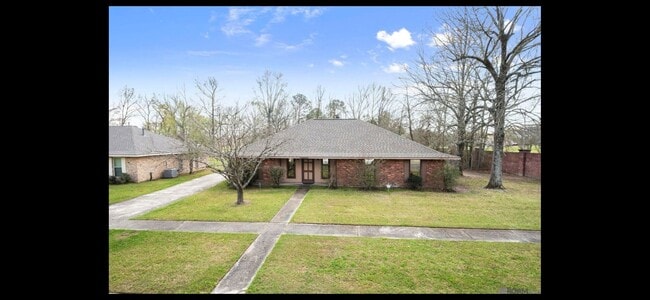 Photo - 14522 Chimneywood Ave (Baton Rouge, LA) House