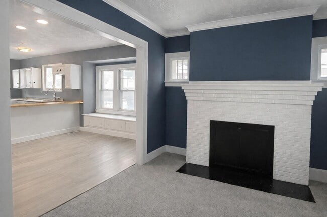 Building Photo - 260 Spruce St