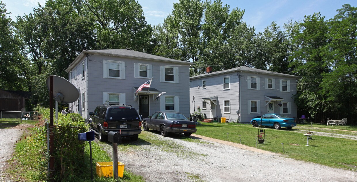 Primary Photo - 811-813 E Seagrove Rd