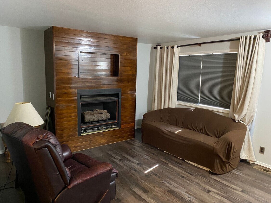 Foto del edificio - Downtown Home for Rent Available 10/15/25!