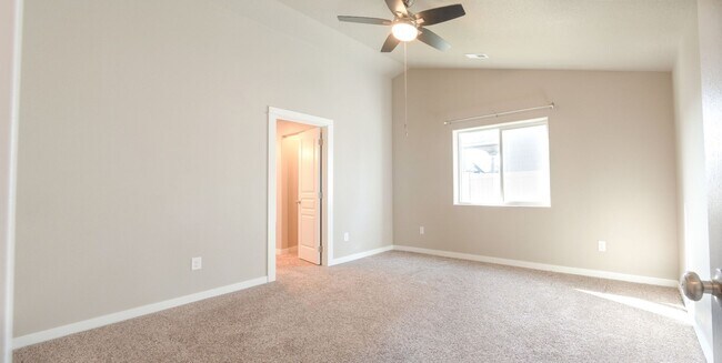 Foto del edificio - 3 Bedroom, 2 bathroom home on Sunnyside Hill!