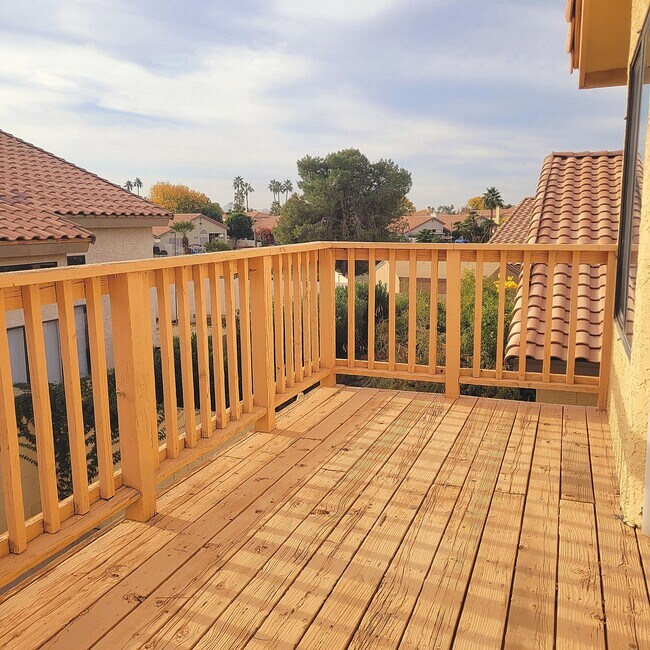 Building Photo - 11001 W Crimson Ln