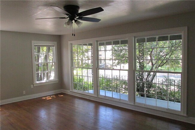 Building Photo - 3805 Bailey Lane