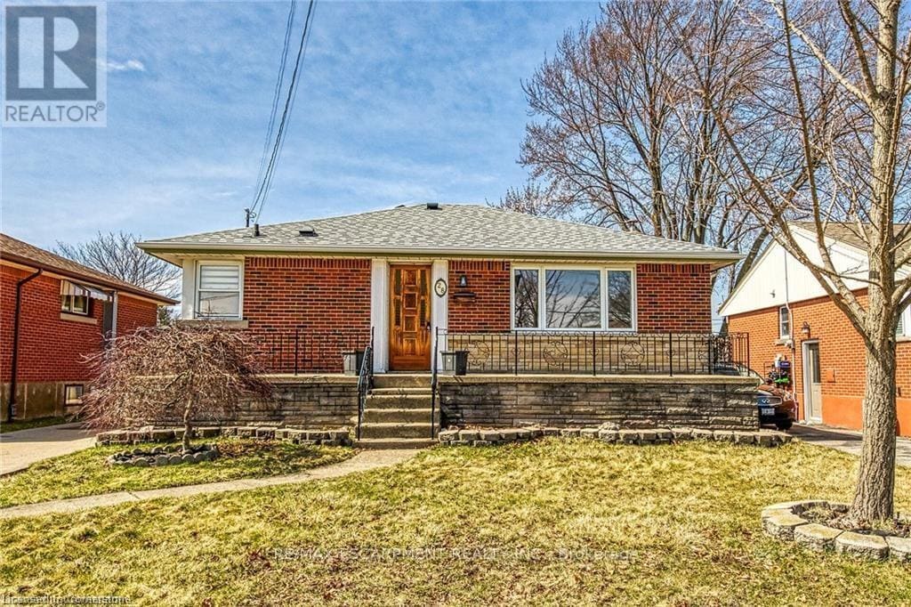 Primary Photo - 28 Ashland Ave