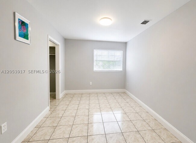 Building Photo - 6425 SW 107th Ave