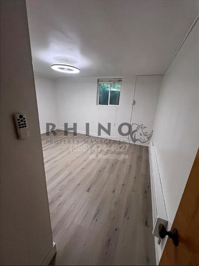 Foto del edificio - 615 Grand St E