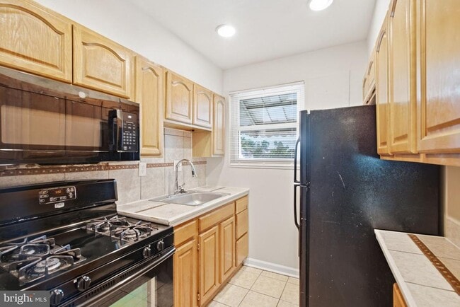 Building Photo - 4229 Fort Dupont Terrace SE