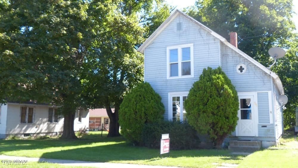 Primary Photo - 3 br, 1.5 bath House - 24 W Bernard St