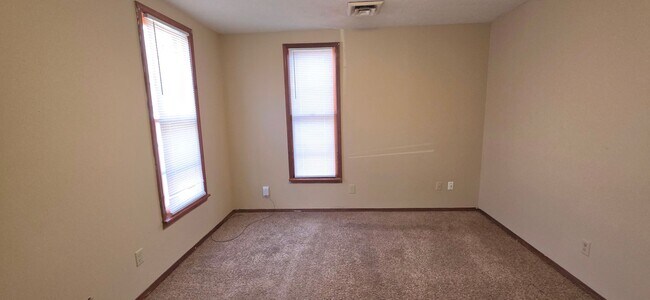 Foto del edificio - Quaint 3 bedroom home near Drury University $895!