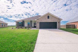 Building Photo - 3630 Ancient Oaks Cir