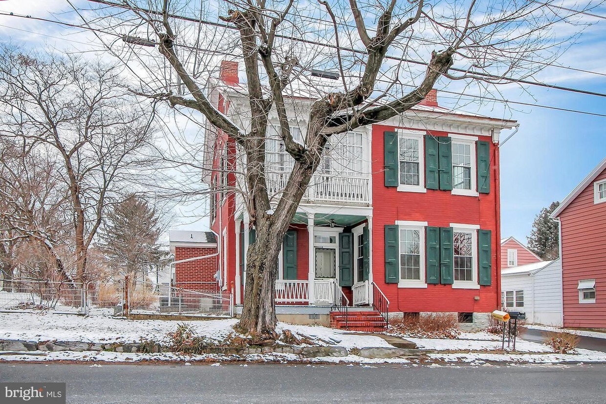 Primary Photo - 169 Tulpehocken St