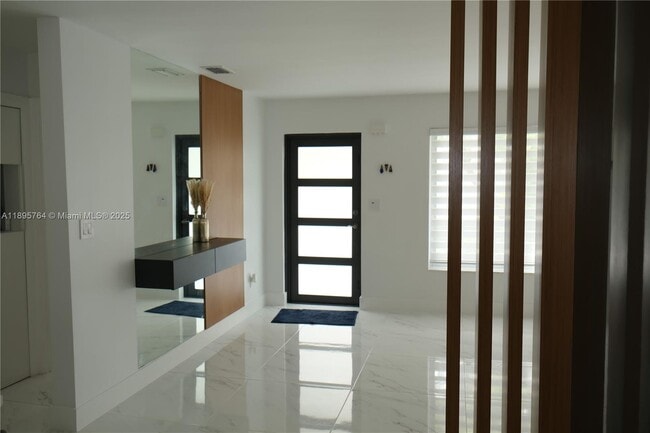 Foto del edificio - 4311 SW 104th Ct