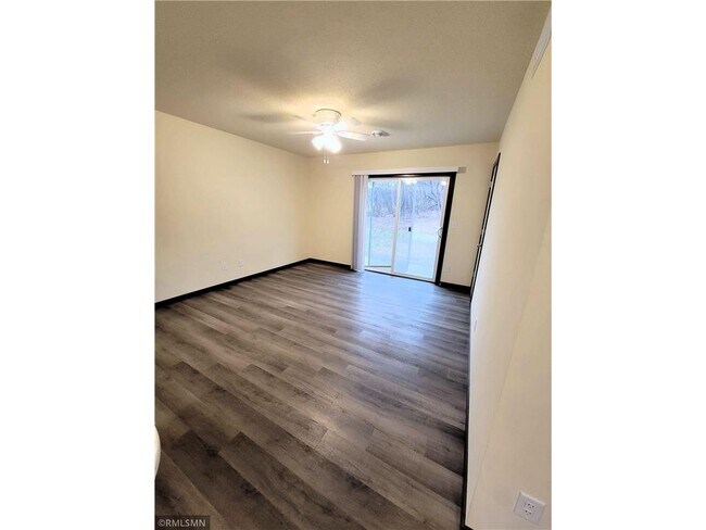 Foto del edificio - 303 S Wasson Ln