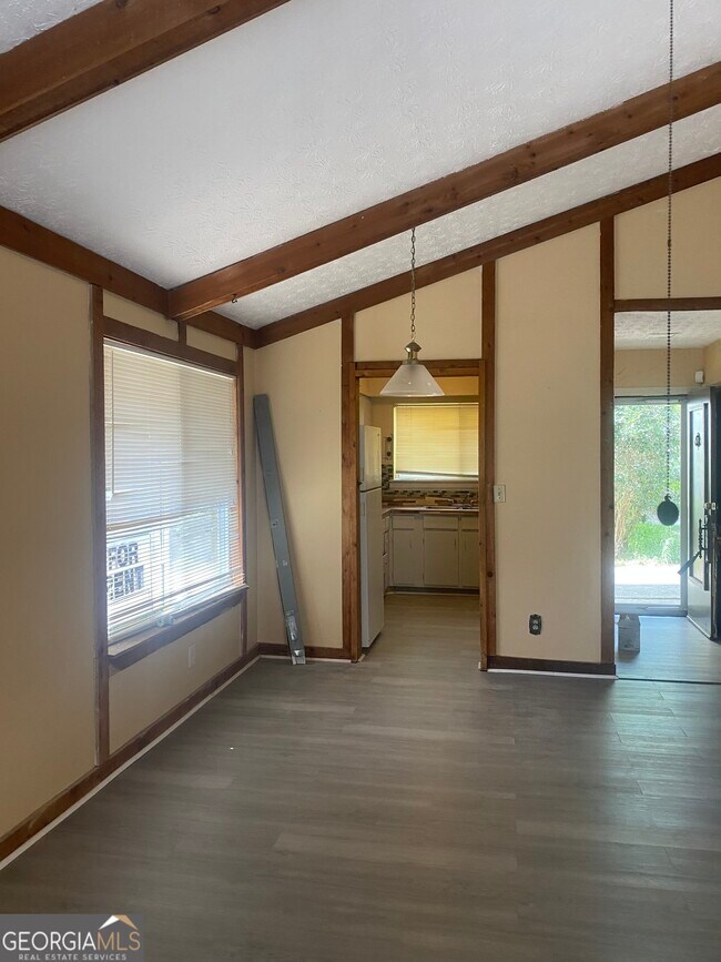 Foto del edificio - 8574 Creekwood Way