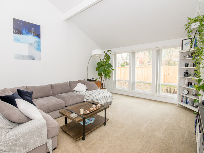 Foto del edificio - 6970 SW Juniper Terrace