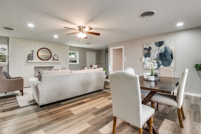 Foto del edificio - 4820 Briarwood Ln