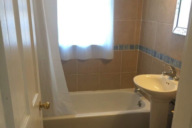 Bathroom - 279 W Forbes Ave
