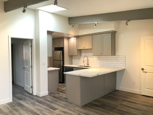 Foto del edificio - 1263 S Dunsmuir Ave