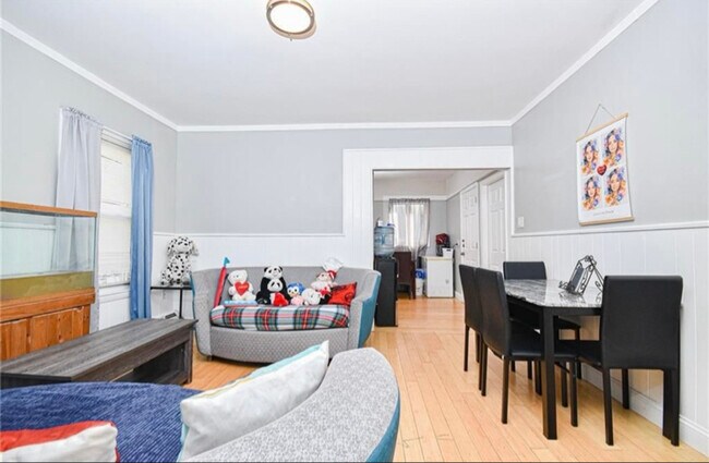 Foto del edificio - 390 Weeden St