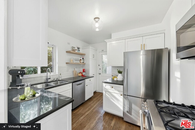 Building Photo - 948 20th St