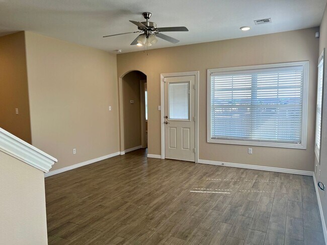 Building Photo - 6611 Leightyn Ln