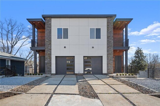 Foto del edificio - 147 Hutchinson St NE