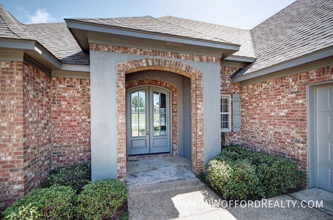 Foto del edificio - 142 Lakeway Drive