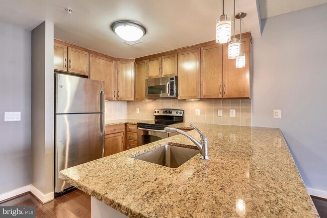 Kitchen - 888 N Quincy St