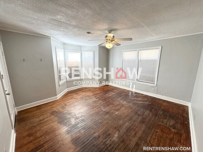 Foto del edificio - 2388 Forest Ave