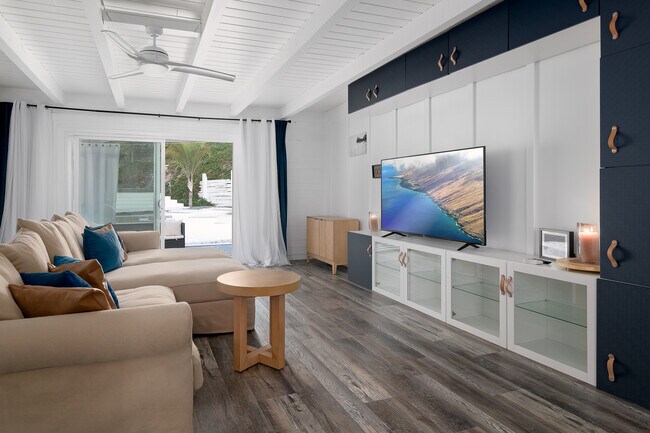 Foto del edificio - 2448 Sarbonne Dr