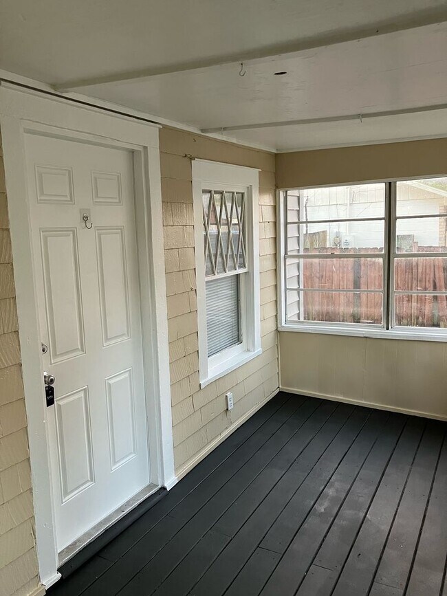 Foto del edificio - 3 bed 1 bath single family home