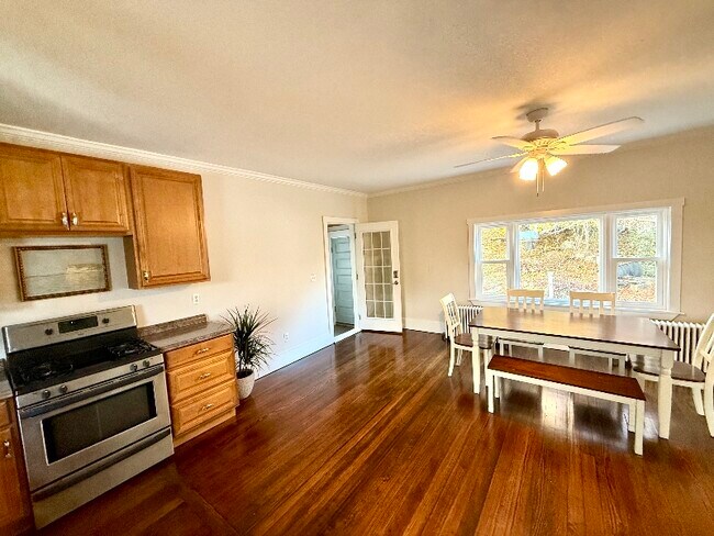 Foto del edificio - 326 Fish Rd