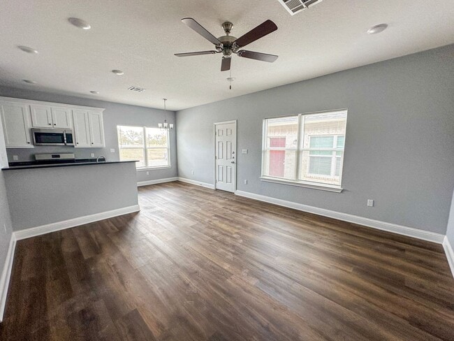 Building Photo - 106-102 Vitava Dr