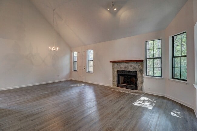 Building Photo - 2091 Mallard Way
