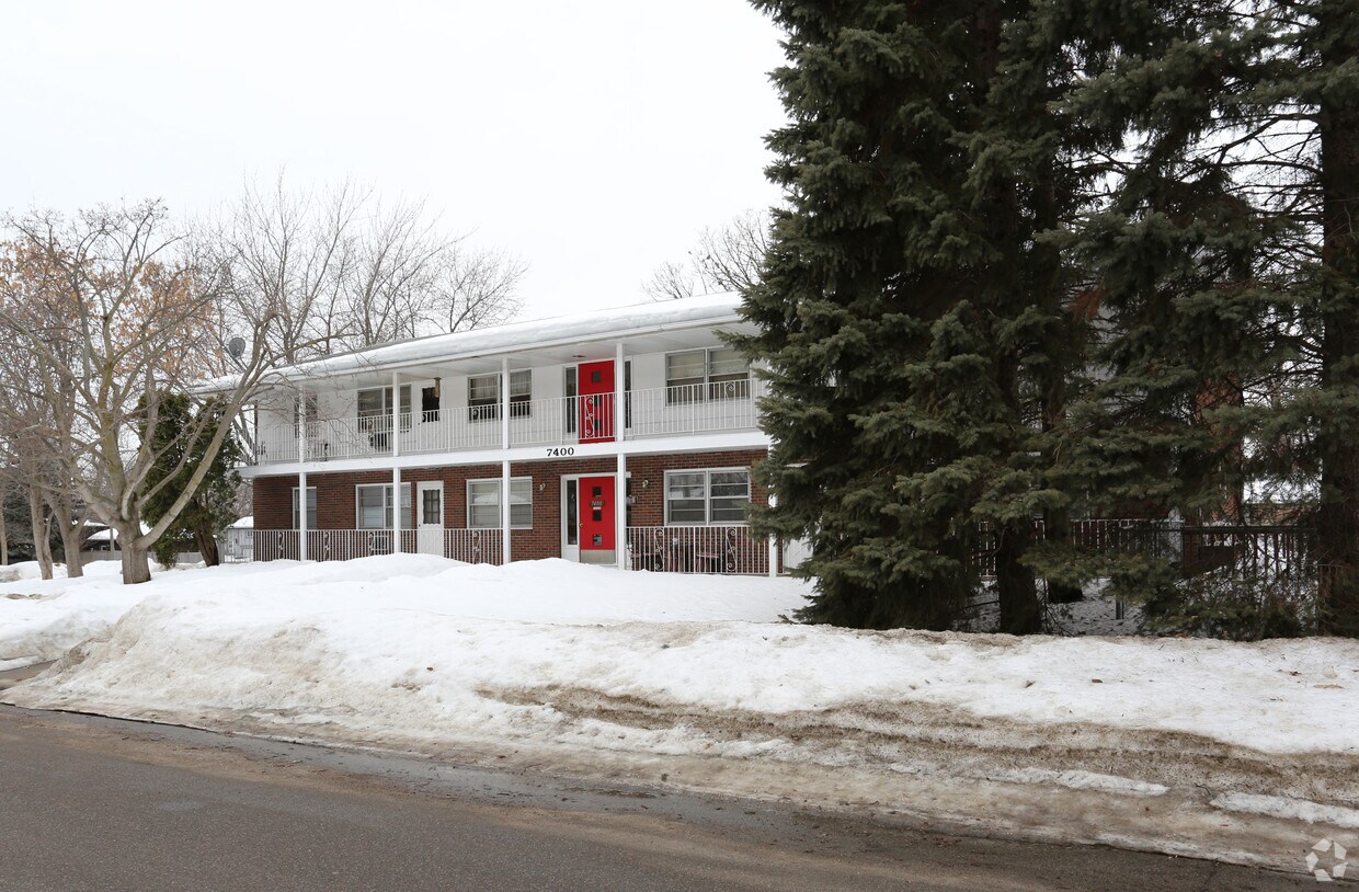 Foto del edificio - 7400 Lyric Ln NE