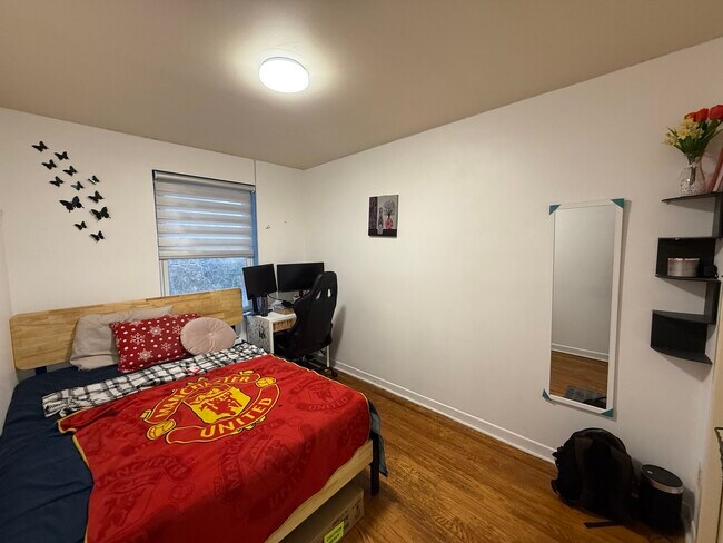 Photo du bâtiment - 10-537 Steeles Aveneue west Toronto ON M2M3Y1