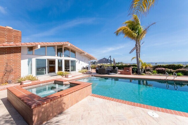 Building Photo - Amazing La Jolla North PB home with panora...