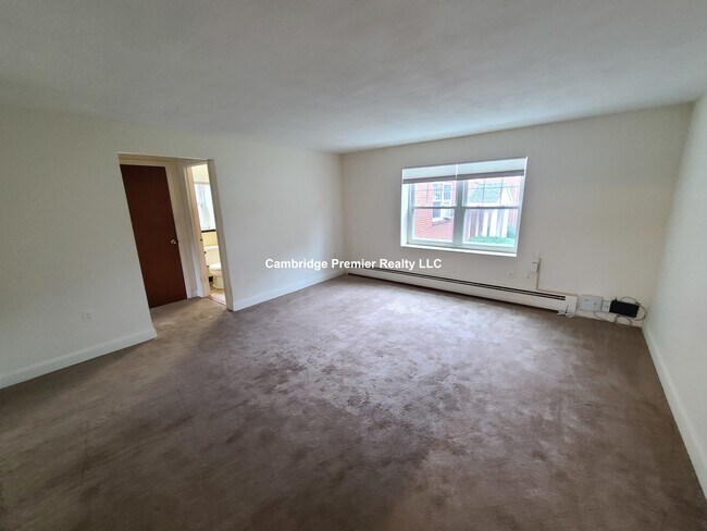Building Photo - 17 Grove St