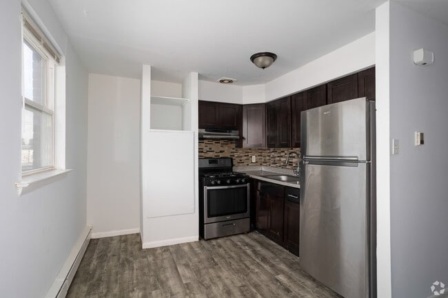 Kitchen - Longshore Apartments