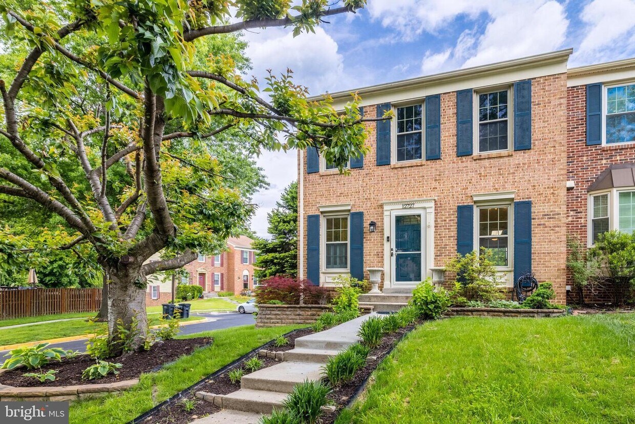 12727 Inverness Way, Woodbridge, VA 22192 Townhouse for Rent in