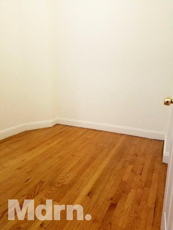 Building Photo - 208 W 140th St