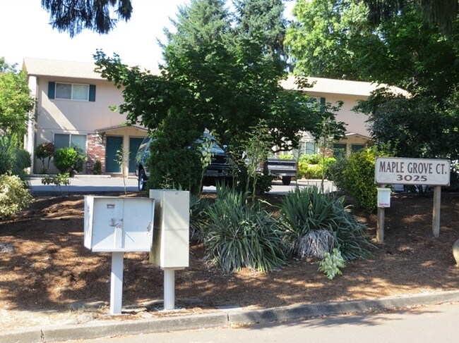 Foto del edificio - Maple Grove Court