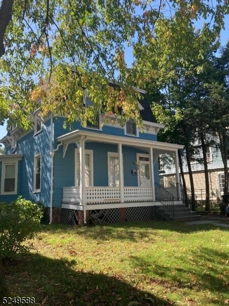 Primary Photo - 86 Grove St