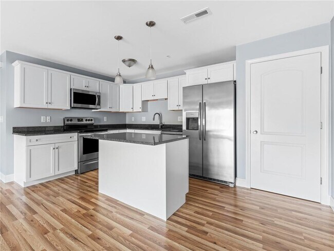 Building Photo - 11 Gray Coach Ln