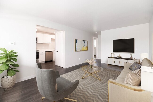 Building Photo - 5840 Carr St