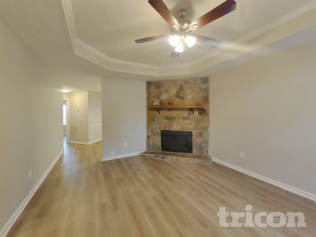 Building Photo - 362 Park Ct N