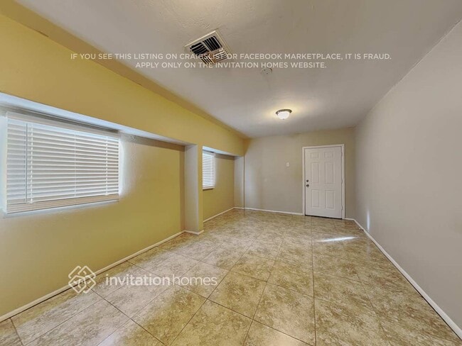 Building Photo - 2039 E Osborn Rd