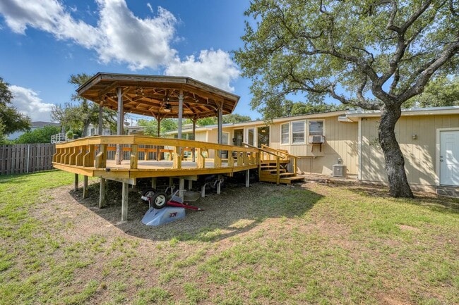 Building Photo - 207 Mountain Top